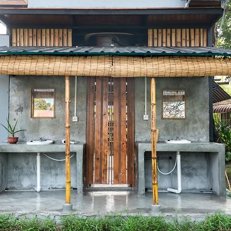 Bunga Hostel Female Dorm Pantai Cenang  Exterior photo